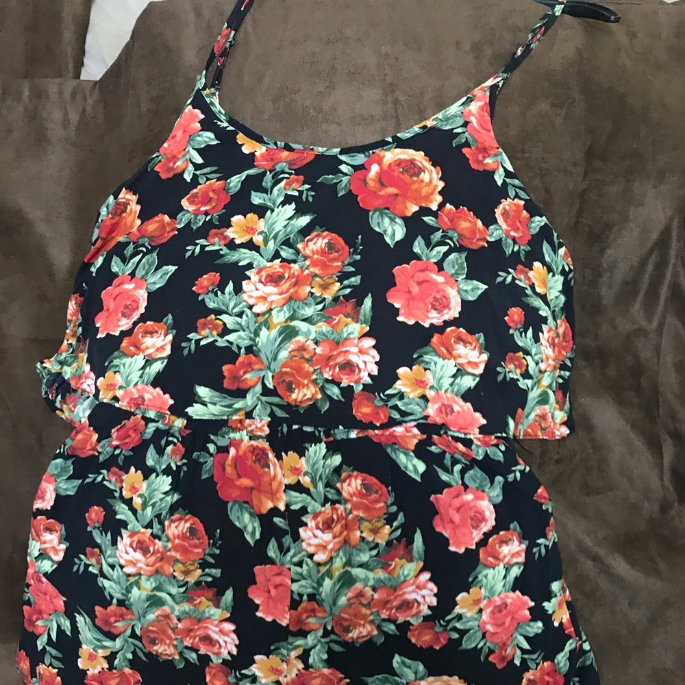 Romper - Picture 2 of 3